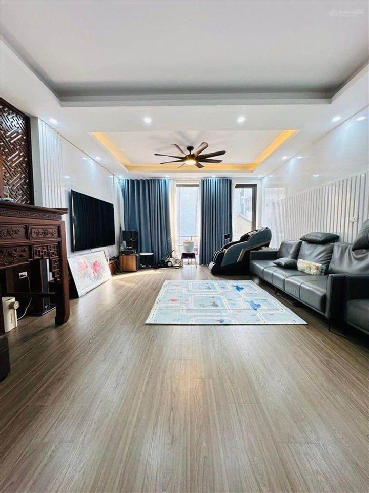 P/l phú thượng, sát kđt ciputra, 42m2 chỉ 8.x tỷ, dân xây, gara ô tô, thang máy, nội thất vip, hiếm