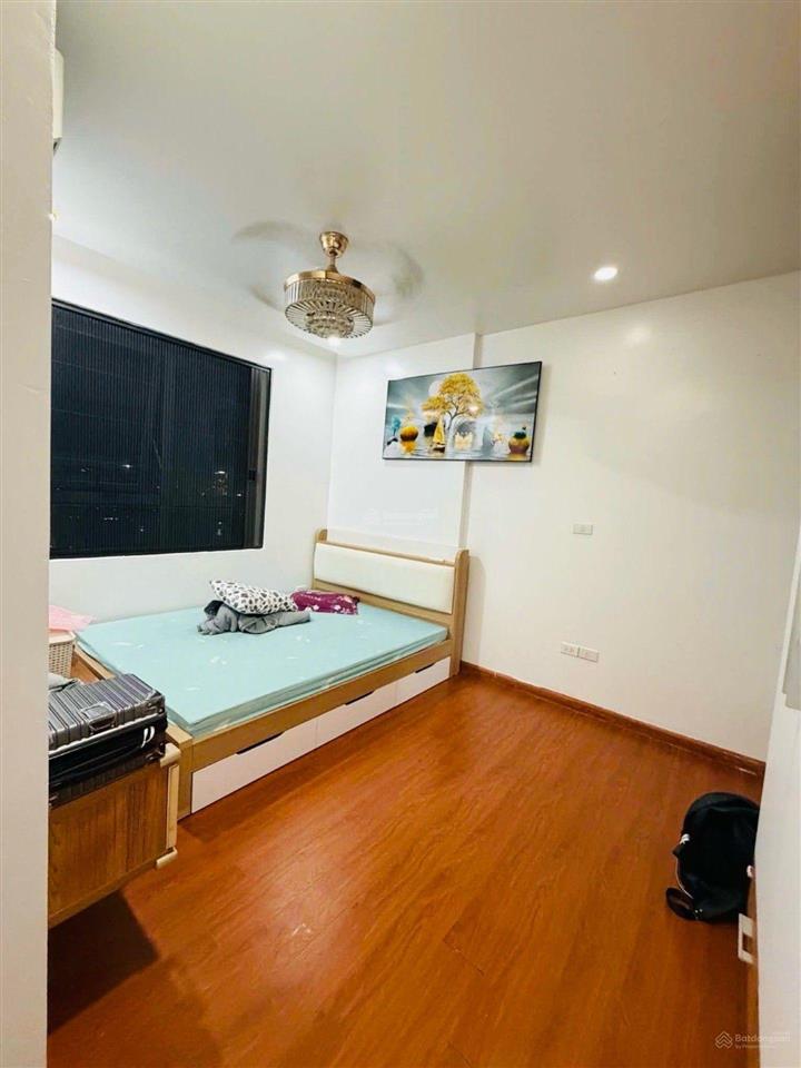Chung cư thái hà, bộ công an, 70m2 hơn 4 tỷ, 2pn 2wc full nội thất xịn, tầng vip, lô góc, view hồ