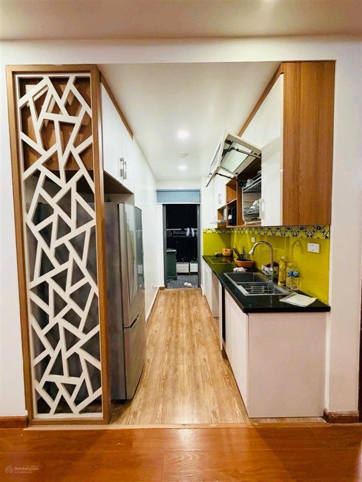 Chung cư thái hà, bộ công an, 70m2 hơn 4 tỷ, 2pn 2wc full nội thất xịn, tầng vip, lô góc, view hồ