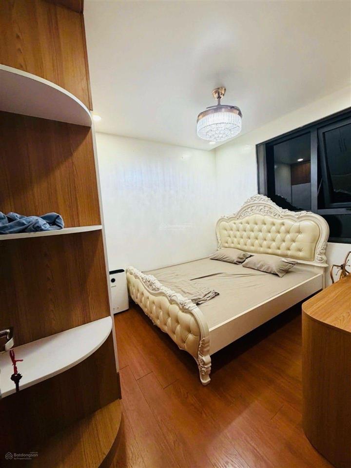 Chung cư thái hà, bộ công an, 70m2 hơn 4 tỷ, 2pn 2wc full nội thất xịn, tầng vip, lô góc, view hồ