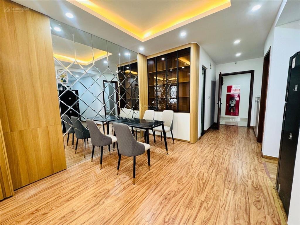 Ch ct1 thái hà, bộ công an, 70m2 2pn 2wc full nội thất chỉ 5.x tỷ, tầng vip, view công viên, hiếm