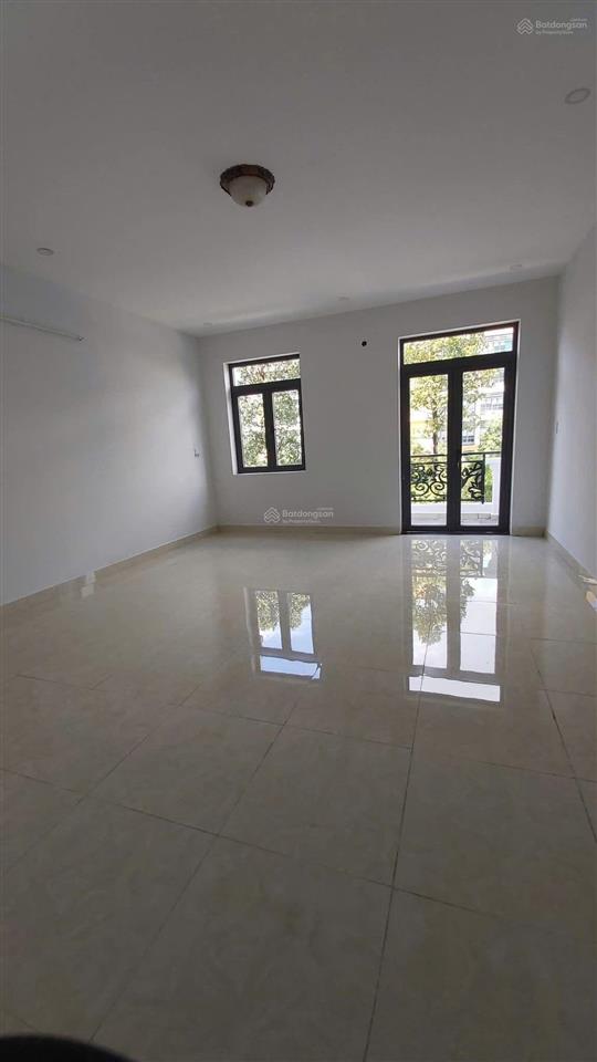Nhà 5x21m trệt 3 lầu (có thang máy) mặt tiền đường d5 khu tm the season, lái thiêu, tp. hcm