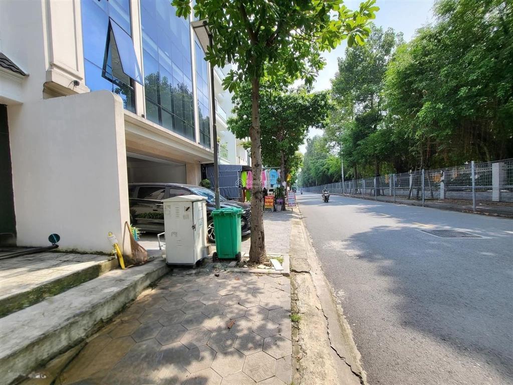 Nhà 5x21m trệt 3 lầu (có thang máy) mặt tiền đường d5 khu tm the season, lái thiêu, tp. hcm
