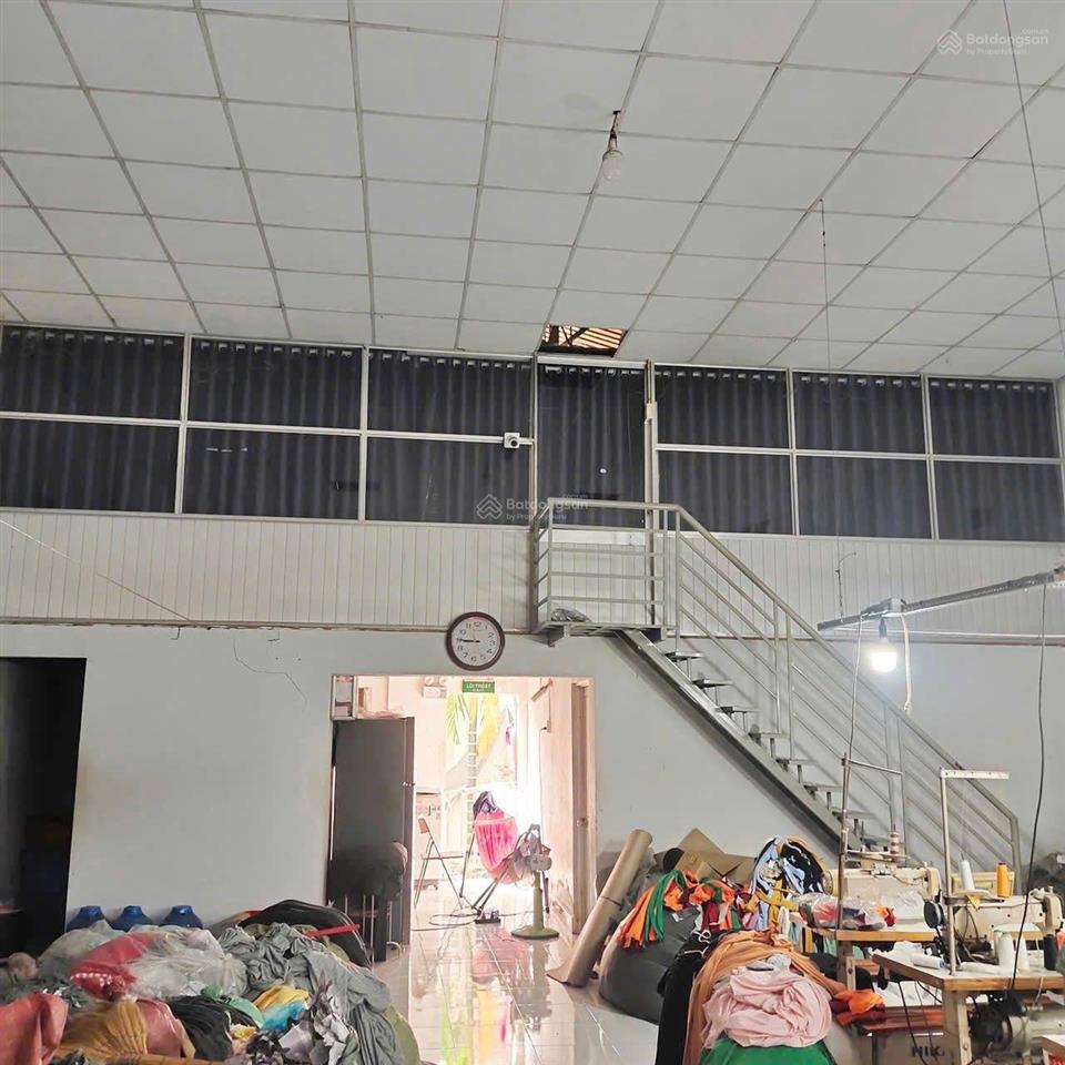 (bán)kho xưởng mặt tiền cây me  bình nhâm  thuận an bình dương (cũ).nay là p.lái thiêu.tp.hcm