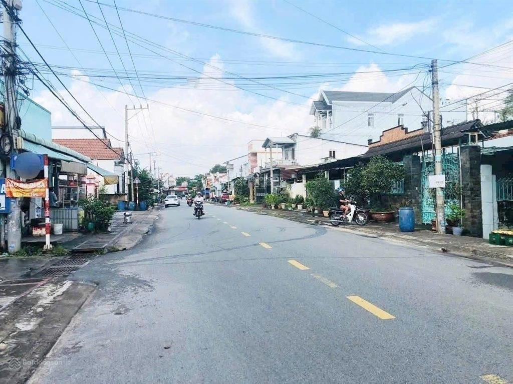 (bán)kho xưởng mặt tiền cây me  bình nhâm  thuận an bình dương (cũ).nay là p.lái thiêu.tp.hcm