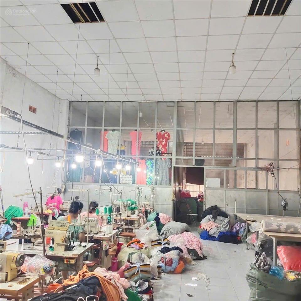 (bán)kho xưởng mặt tiền cây me  bình nhâm  thuận an bình dương (cũ).nay là p.lái thiêu.tp.hcm