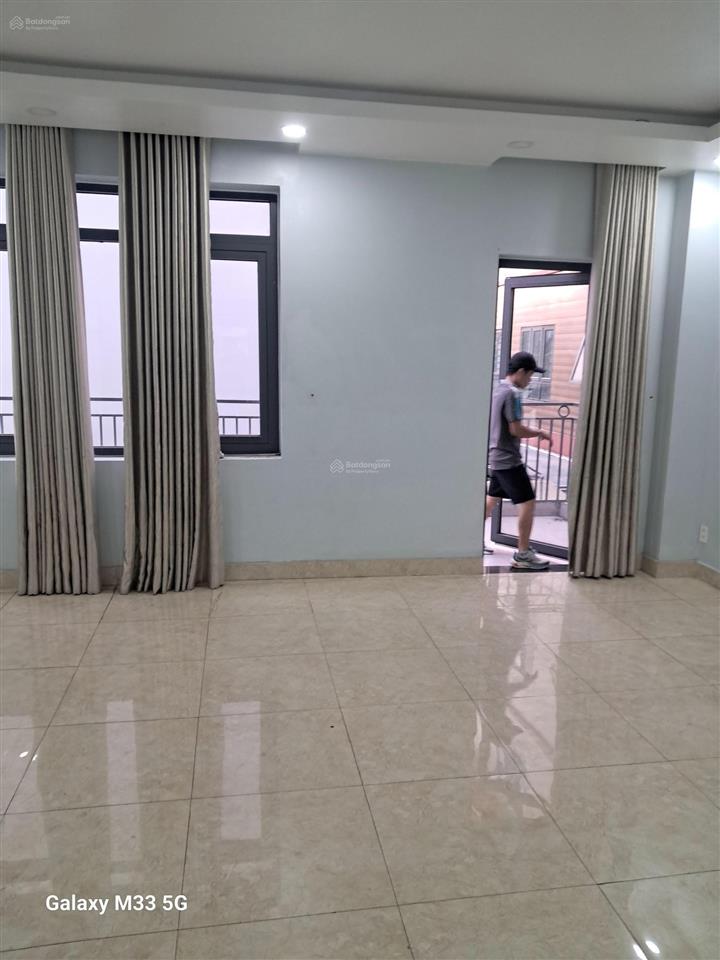 Cho thuê nhà 6x20m có thang máy mặt tiền n2 the season lái thiêu, tp. hcm
