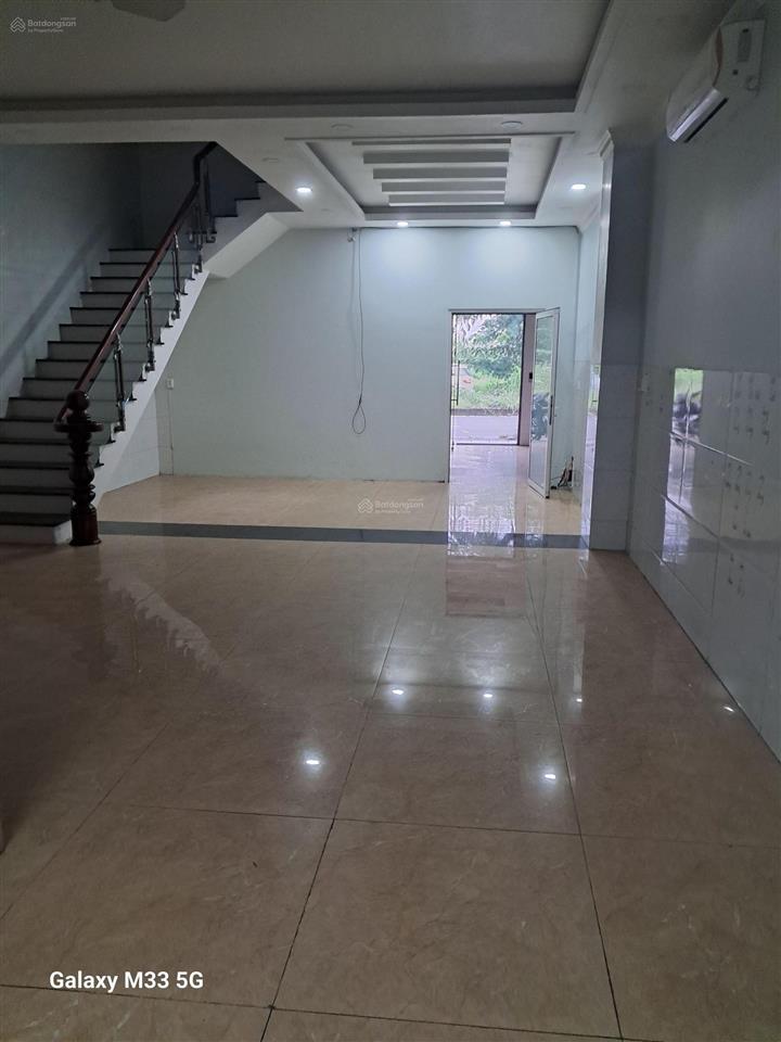 Cho thuê nhà 6x20m có thang máy mặt tiền n2 the season lái thiêu, tp. hcm