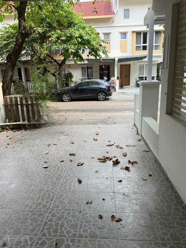 Nhà phố eco xuân, p. lái thiêu, tp. hồ chí minh. diện tích 5 x 20. trệt lầu.