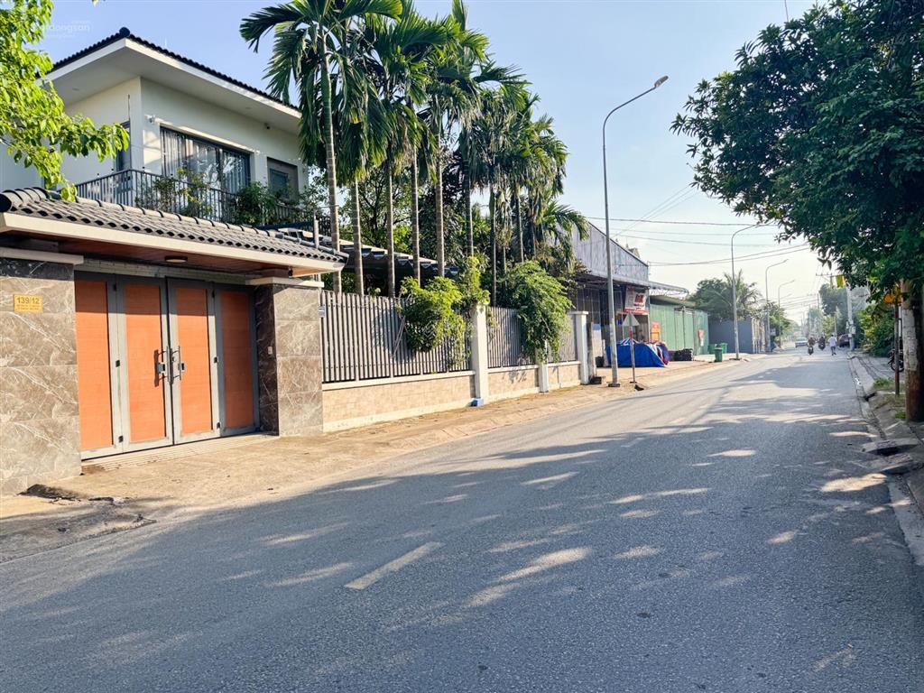 Hai mặt tiền 1000,1m2 (20x50) đường xe tải xây kho  biệt thự thông ql13 và bờ bao sông sg  giá rẻ