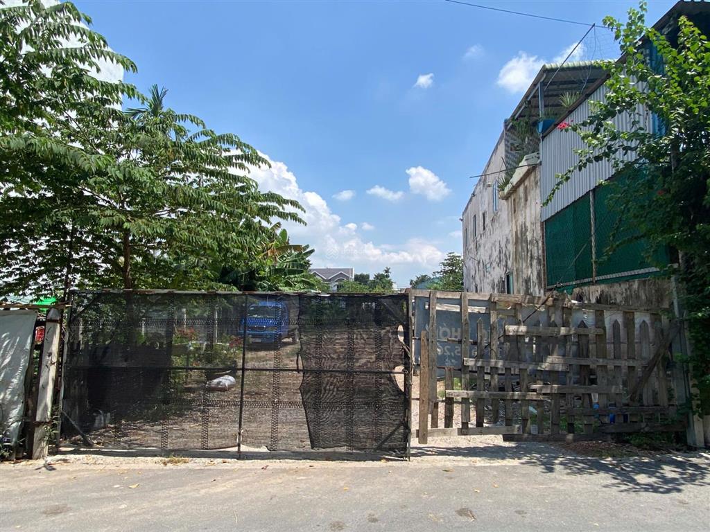 Hai mặt tiền 1000,1m2 (20x50) đường xe tải xây kho  biệt thự thông ql13 và bờ bao sông sg  giá rẻ