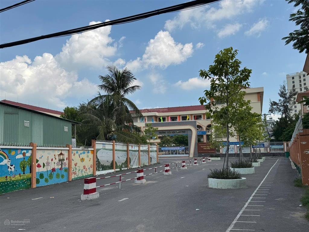 Nhà 2 tầng 75m2 (4.5x16.5) 60m2 odt  sổ hồng riêng  gần trường tiểu học vĩnh phú  giá 3 tỷ