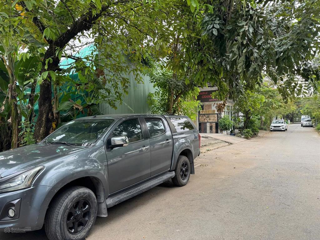 Đất biệt thự 220m2(10x20) full thổ cư đường trước nhà rộng 6m + vỉa hè 2m sổ riêng giá 38tr/m2