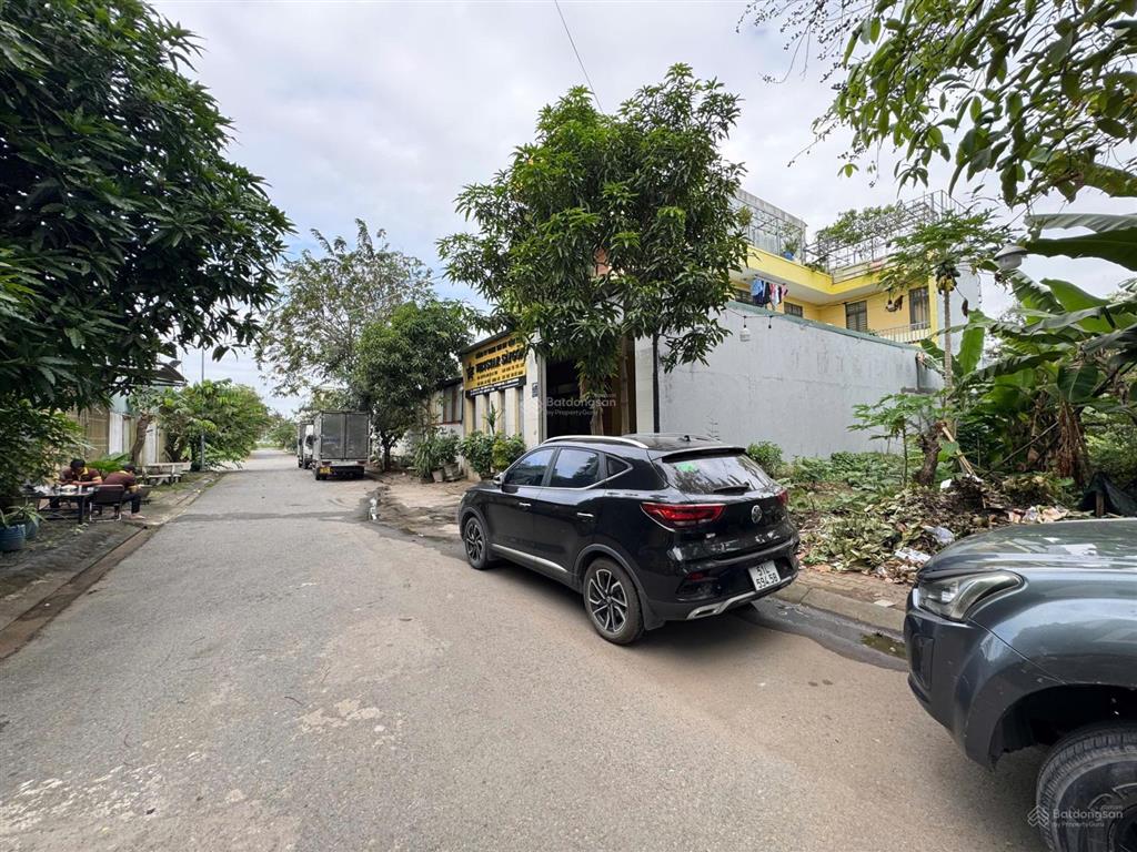 Đất biệt thự 220m2(10x20) full thổ cư đường trước nhà rộng 6m + vỉa hè 2m sổ riêng giá 38tr/m2