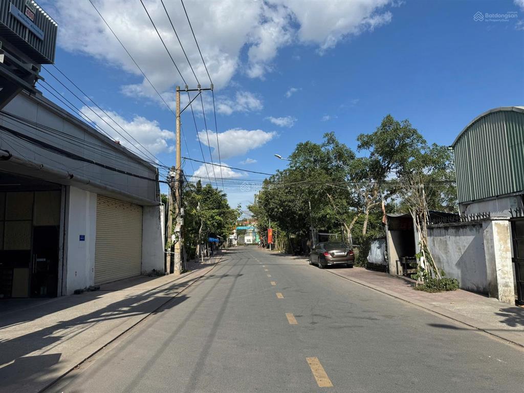 Góc 2 mt diện tích 156m2 (6.1x26) đường nhựa thông ql13 và sông sg sát bên an lâm retreat