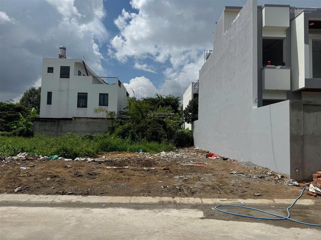 Đất biệt thự pháp lý chuẩn 352m2 (16x22) đường nhựa rộng 10m có vỉa hè  mặt tiền sông thoáng mát