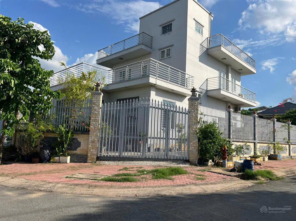 Bán gấp 130m2 (6x21..5)  khu biệt thự và nhà phố ven sông sài gòn  sổ hồng riêng  giá 6ty95
