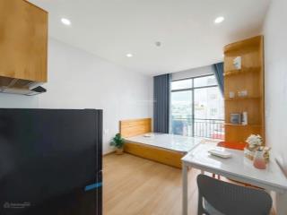 Cho thuê căn hộ ban công, full nội thất gần lê văn sỹ, phú nhuận giáp q1, q3