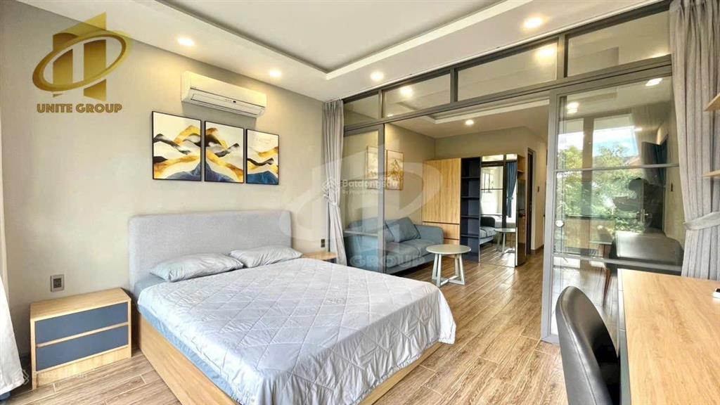 Cho thuê căn hộ 1pn ban công 45m2 bình thạnh gần ngã tư hàng xanh, metro giáp q1, q2