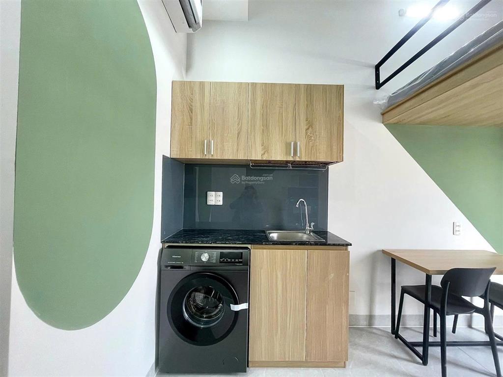 Cho thuê căn hộ có gác, ban công lớn, bình thạnh gần đh văn lang cs3, tiện đi quận 1, chợ bà chiểu