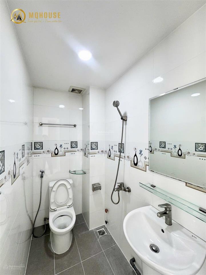 Cho thuê căn hộ ban công tone gỗ bình thạnh gần chợ bà chiểu