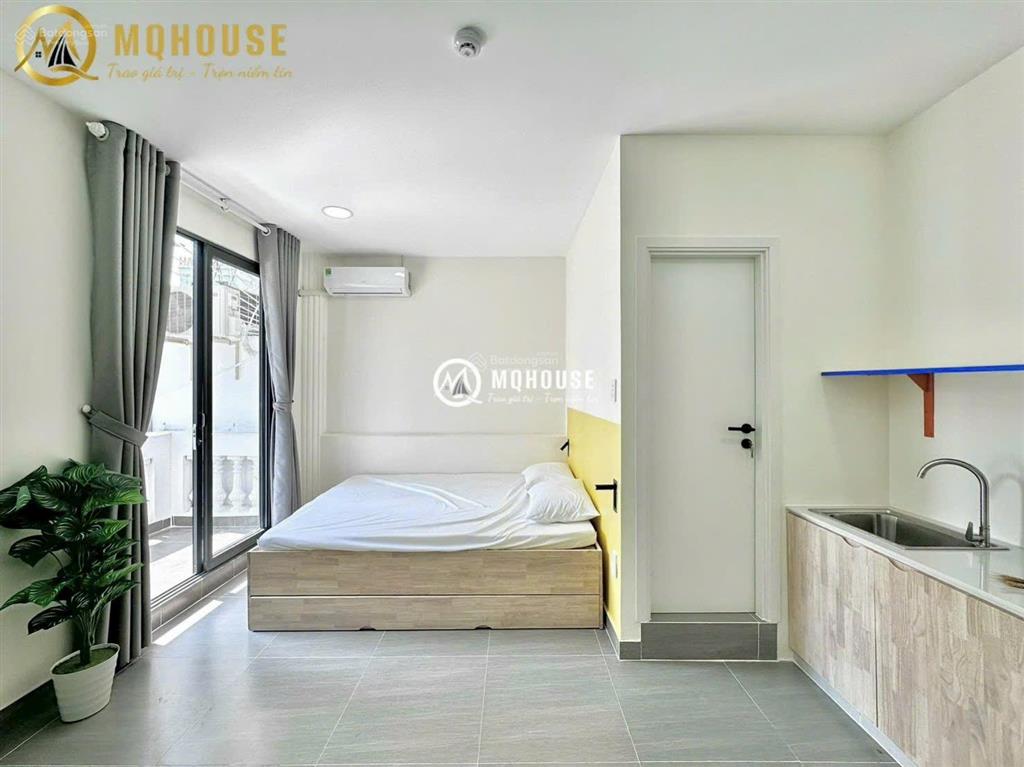 Căn hộ ban công rộng bình thạnh gần ngã tư hàng xanhfull nội thất
