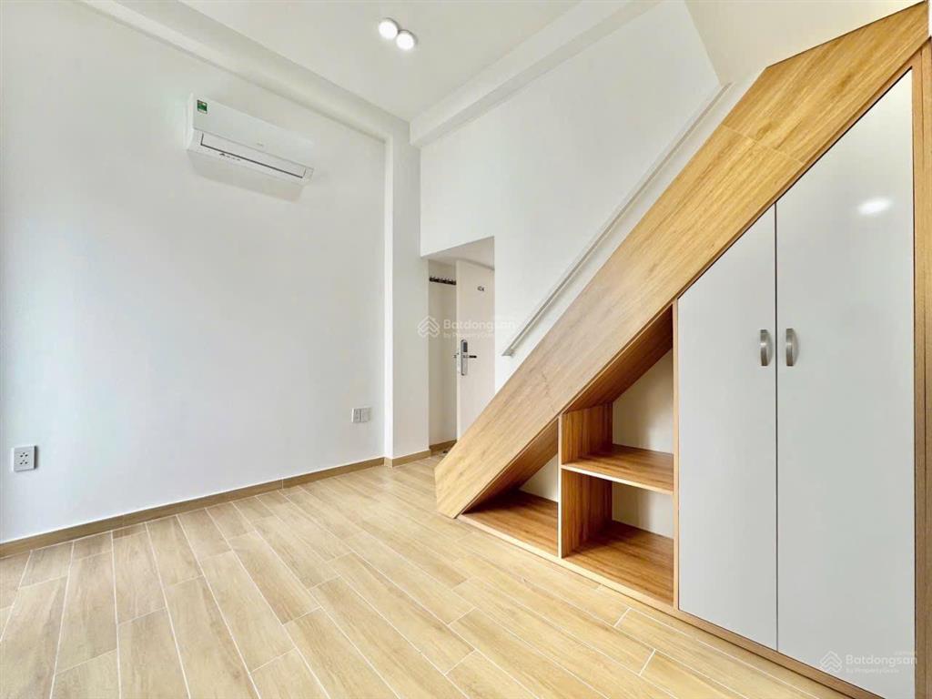 Căn hộ duplex ban công full nội thất, phù hợp 23 người, ngay đại học wsu quận 1