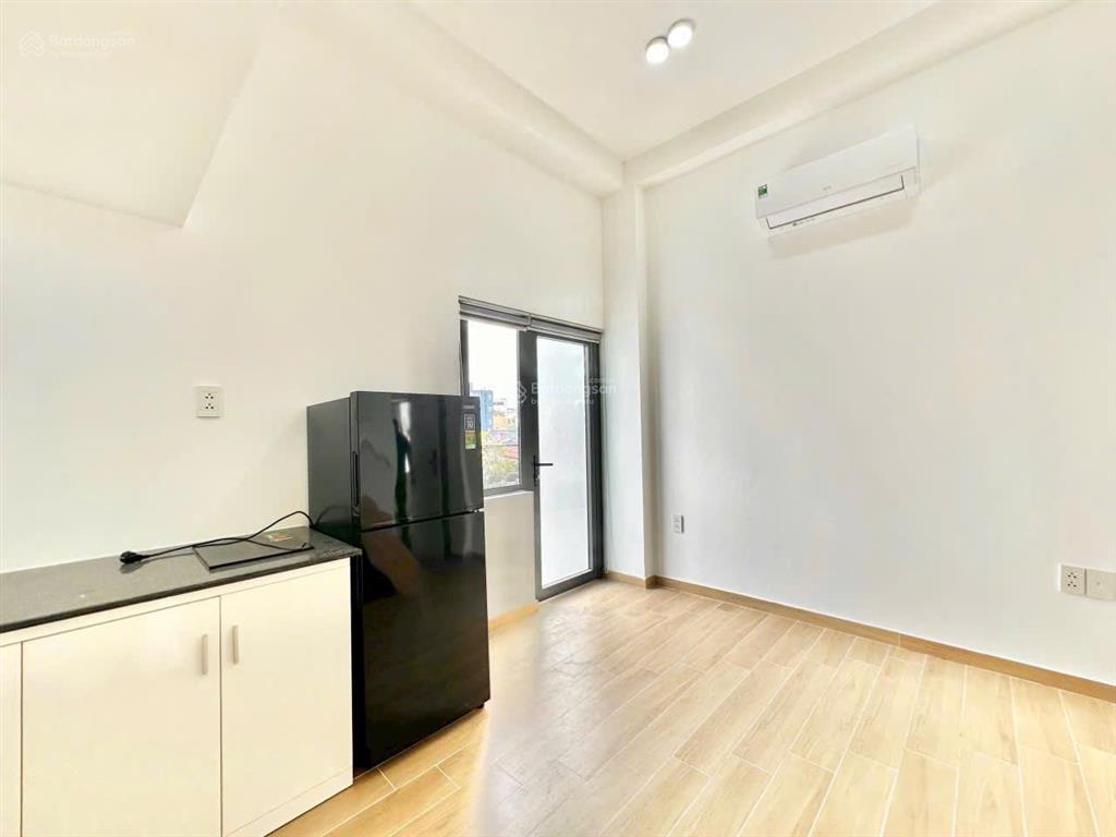 Căn hộ duplex ban công full nội thất, phù hợp 23 người, ngay đại học wsu quận 1