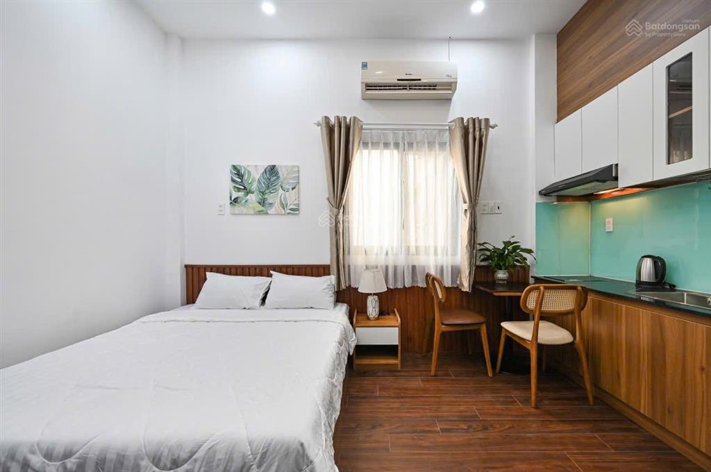 Cho thuê căn hộ studio cửa sổ full nội thất máy giặt sấy riêng ngay mặt tiền trần hưng đạo quận 1