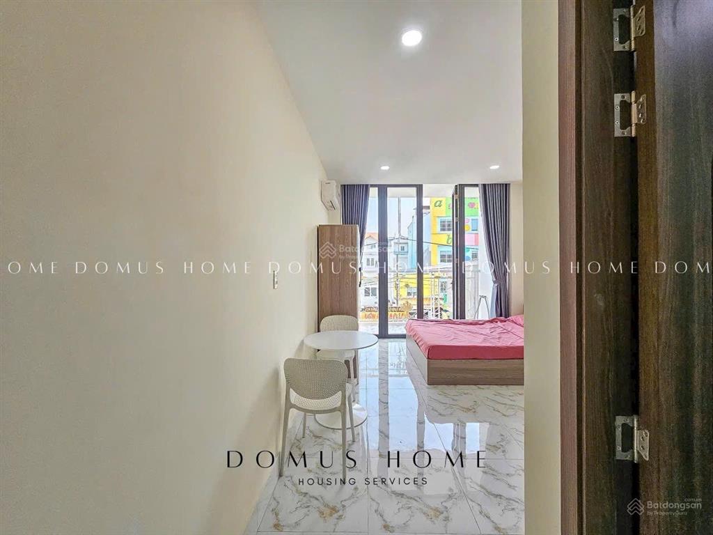 Cho thuê phòng 30m2 ban công đường nguyễn văn thương q. bt sát đh hutech, uef, hiu. l/h 0772 982 ***