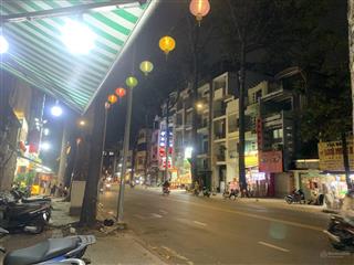 Nhà 5 tầng thang máy dt 210m2 bề ngang 10m nguyễn chí thanh gần nhiều viện lớn, tài chính 36 tỷ