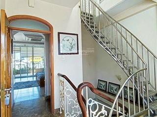 Toà nhà văn phòng 5 lầu thang máy có hầm lê thị hồng gấm hxh, thông, dt 75m2 bề ngang 5m, chỉ 30 ty