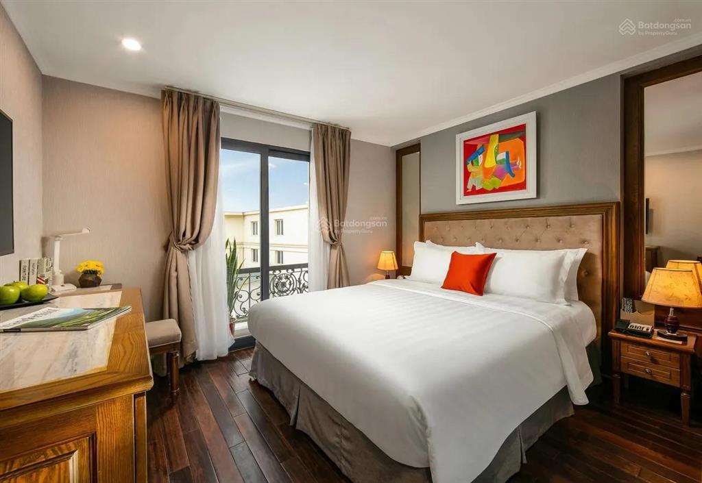 Khách sạn mini lý tự trọng p bến thành, dt 79m2 xây 5 tầng, ngang 5.2m, sđcc, chỉ 28 tỷ