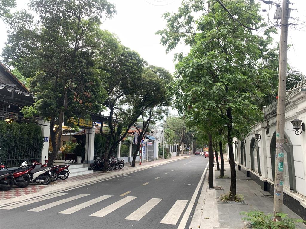 Villa đẹp phường bình thọ thủ đức dt 714m2 bề ngang 24m, full thổ cư, 2 lầu, ở sướng, chỉ 72 tỷ