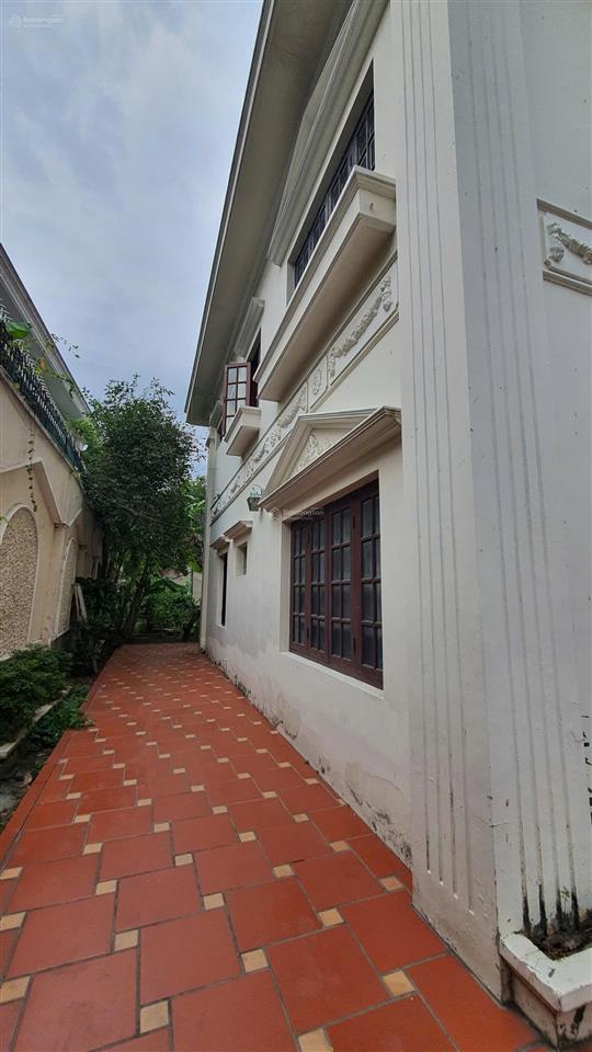 Villa đẹp phường bình thọ thủ đức dt 714m2 bề ngang 24m, full thổ cư, 2 lầu, ở sướng, chỉ 72 tỷ