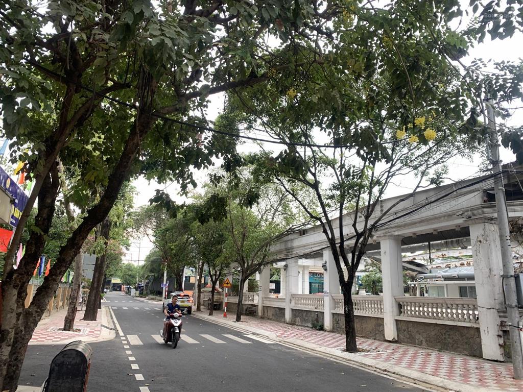 Villa đẹp phường bình thọ thủ đức dt 714m2 bề ngang 24m, full thổ cư, 2 lầu, ở sướng, chỉ 72 tỷ