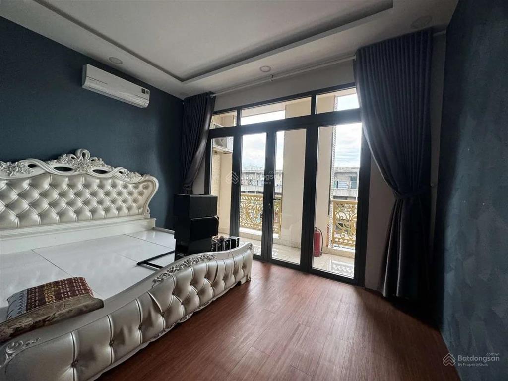 Nhà mặt tiền nguyễn tri phương quận 5 dt 45m2 xây 5 lầu, gara xe hơi, ngang 4.3m, chỉ 19 tỷ
