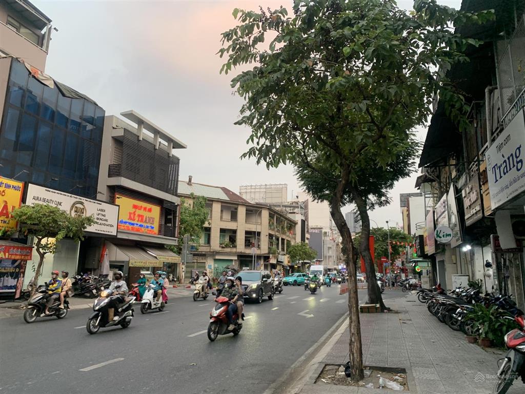 Nhà 4 lầu thang máy mt đinh tiên hoàng quận 1 dt 40m2 làm office & cty, c.thuê 81tr/th chỉ 18.9 tỷ