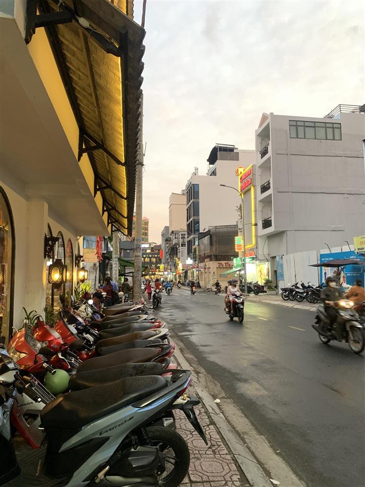 Nhà mt trần khắc chân quận 1 saigon dt 48m2 kết cấu 3 lầu 4 pn kinh doanh & ở shr chỉ 18 tỷ