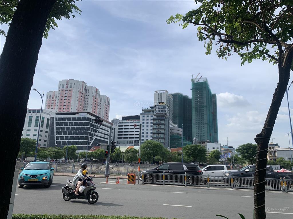 Đất đẹp mặt tiền bến vân đồn view sông kd đỉnh shr dt 135m2 phù hợp khách sạn, office tc 34 tỷ