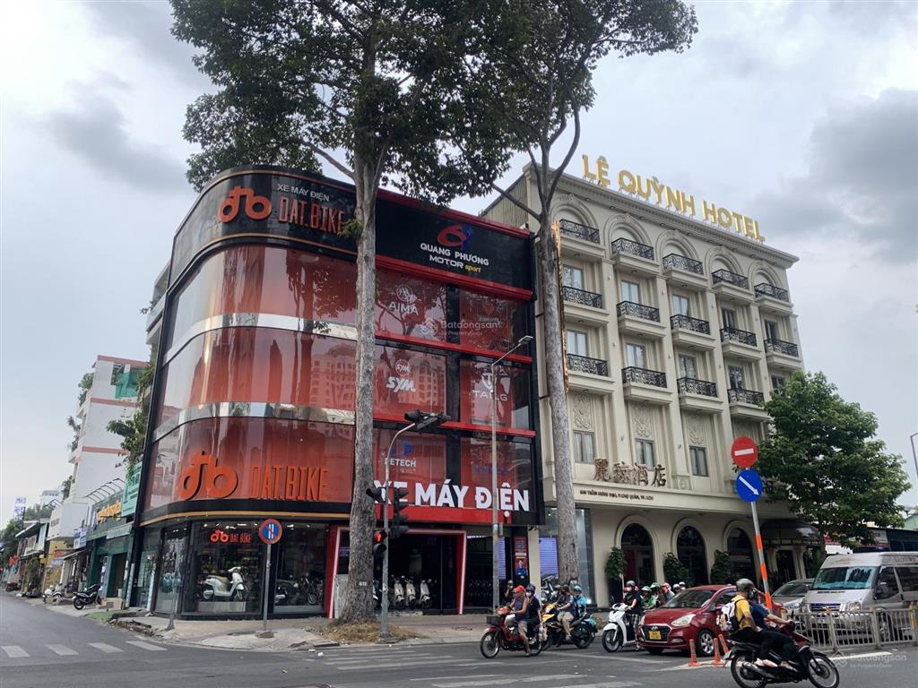 Villa đẹp giữa lòng saigon trần hưng đạo hxh 170m2 ngang 8.7m 4 lầu thang máy ở & office chỉ 59 tỷ