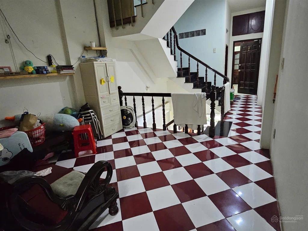 Nhà mặt tiền phú giáo hiếm bán, kinh doanh chợ lớn 4 tầng, diện tích 64m2 sổ hồng riêng, chỉ 17 tỷ