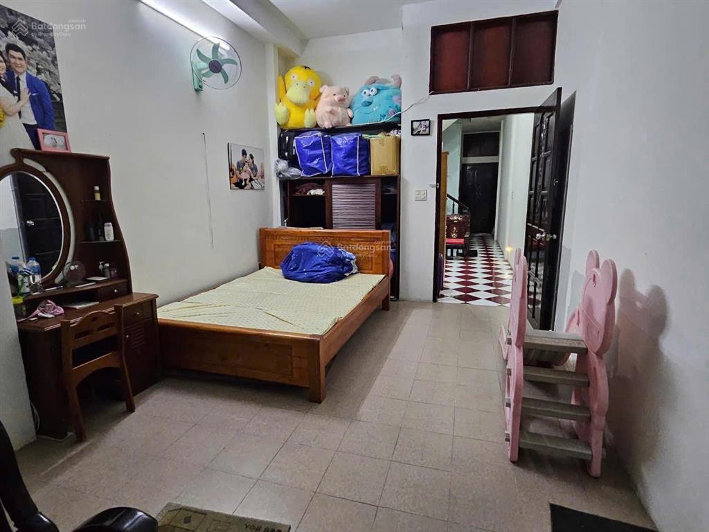 Nhà mặt tiền phú giáo hiếm bán, kinh doanh chợ lớn 4 tầng, diện tích 64m2 sổ hồng riêng, chỉ 17 tỷ