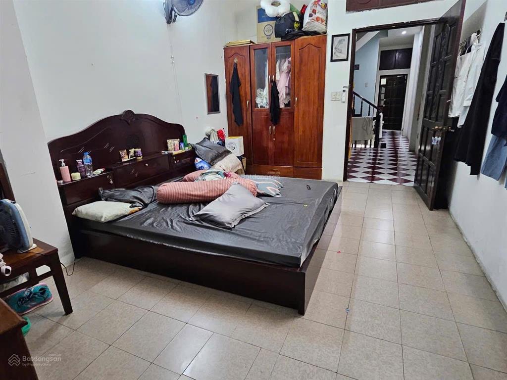 Nhà mặt tiền phú giáo hiếm bán, kinh doanh chợ lớn 4 tầng, diện tích 64m2 sổ hồng riêng, chỉ 17 tỷ