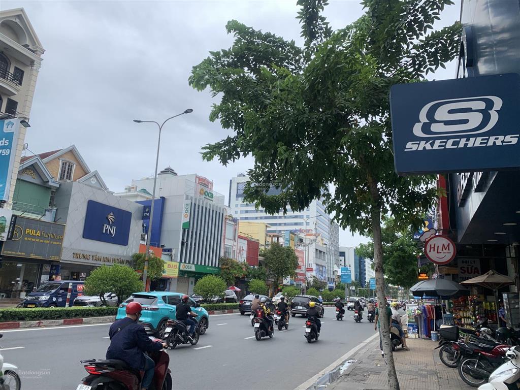 Nhà mặt tiền cộng hoà vip tân bình, đường 2 chiều vỉa hè, dt 71m2 bề ngang ~4m kdoanh chỉ 26.6 tỷ