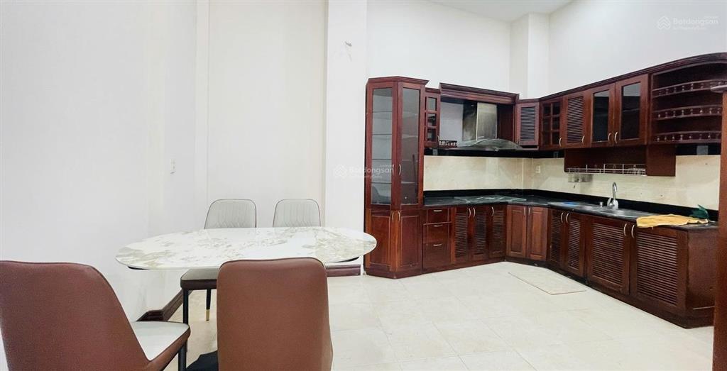 Nhà hxh sát mặt tiền trần hưng đạo quận 5 dt 43m2 xây 4 lầu bề ngang 4.8m shr kdoanh chỉ 15.8 tỷ