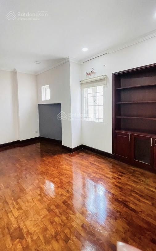 Nhà hxh sát mặt tiền trần hưng đạo quận 5 dt 43m2 xây 4 lầu bề ngang 4.8m shr kdoanh chỉ 15.8 tỷ