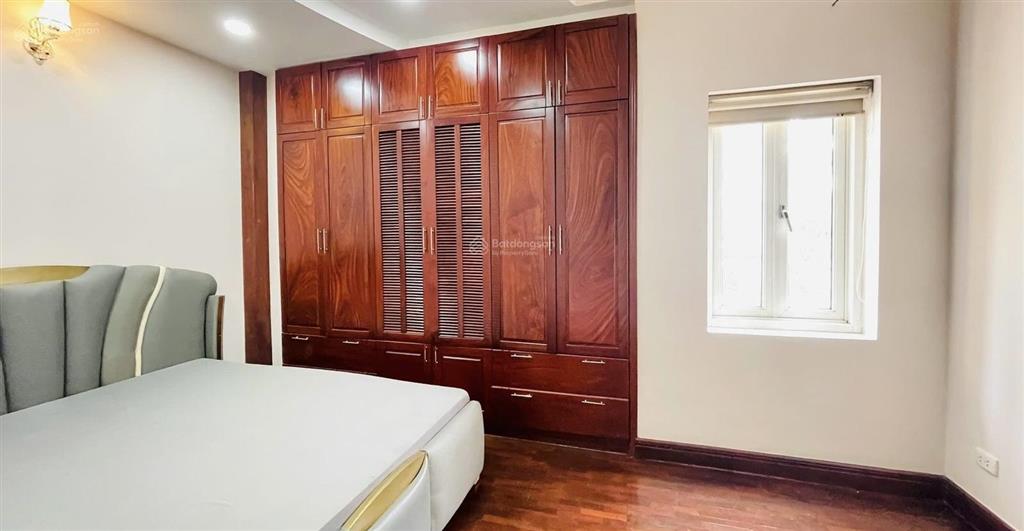 Nhà hxh sát mặt tiền trần hưng đạo quận 5 dt 43m2 xây 4 lầu bề ngang 4.8m shr kdoanh chỉ 15.8 tỷ