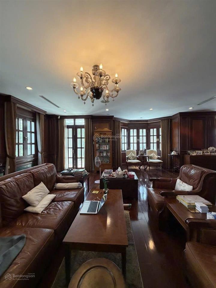 Biệt thự saigon pearl view đẹp sông thoáng mát dt 357m2 bề ngang 17m shr hiếm đẹp chỉ 300 tỷ