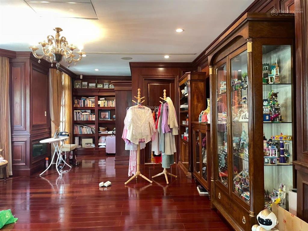 Biệt thự saigon pearl view đẹp sông thoáng mát dt 357m2 bề ngang 17m shr hiếm đẹp chỉ 300 tỷ